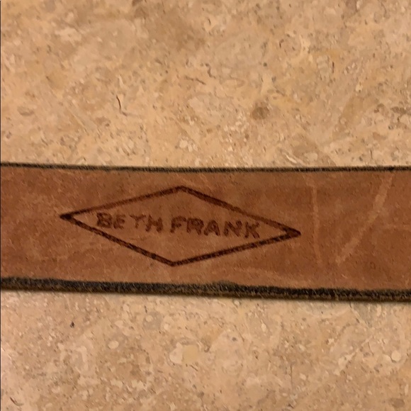 Gorgeous Beth Frank belt with flower accent buckle - Picture 5 of 8